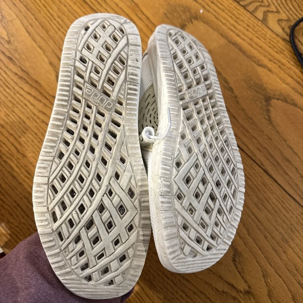 Hey Dude Wally Mens Size 11 White Mesh Loafers Casual Lightweight Shoes